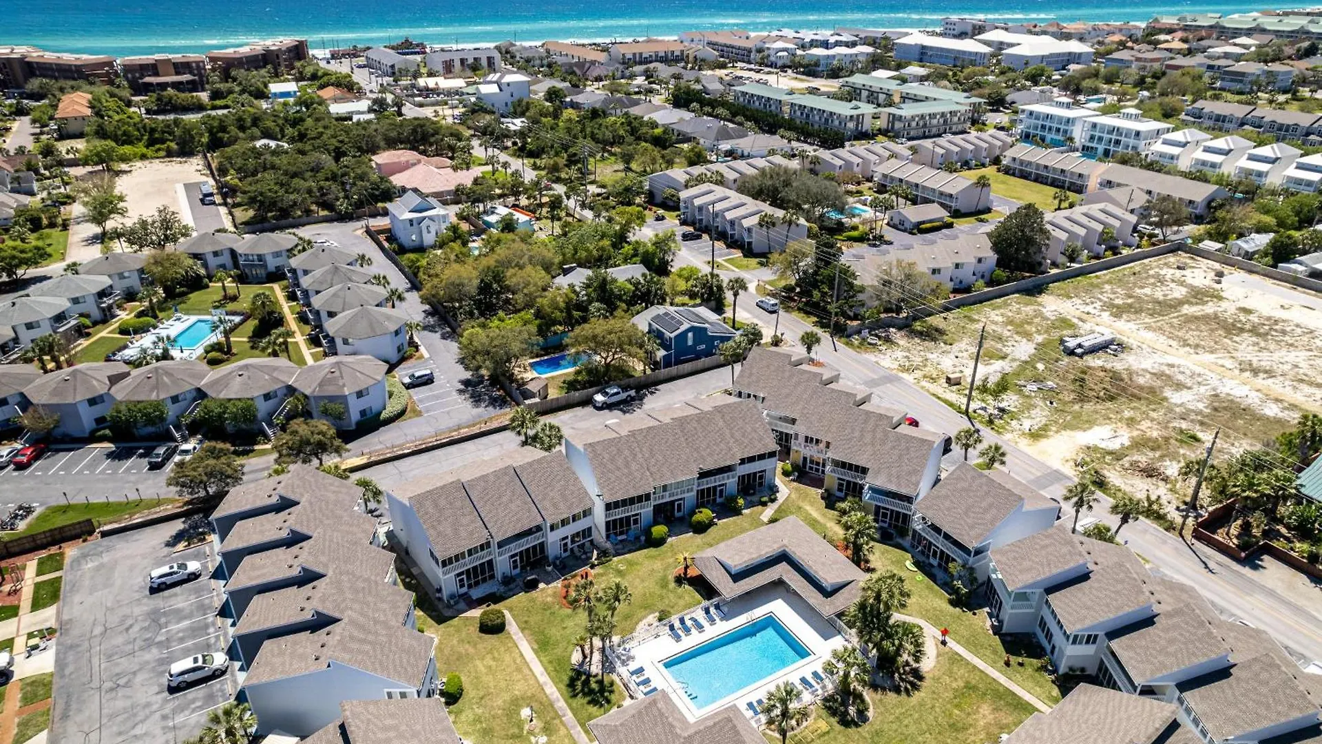 Sandpiper Cove 2133- By Holiday Isle Properties Destin