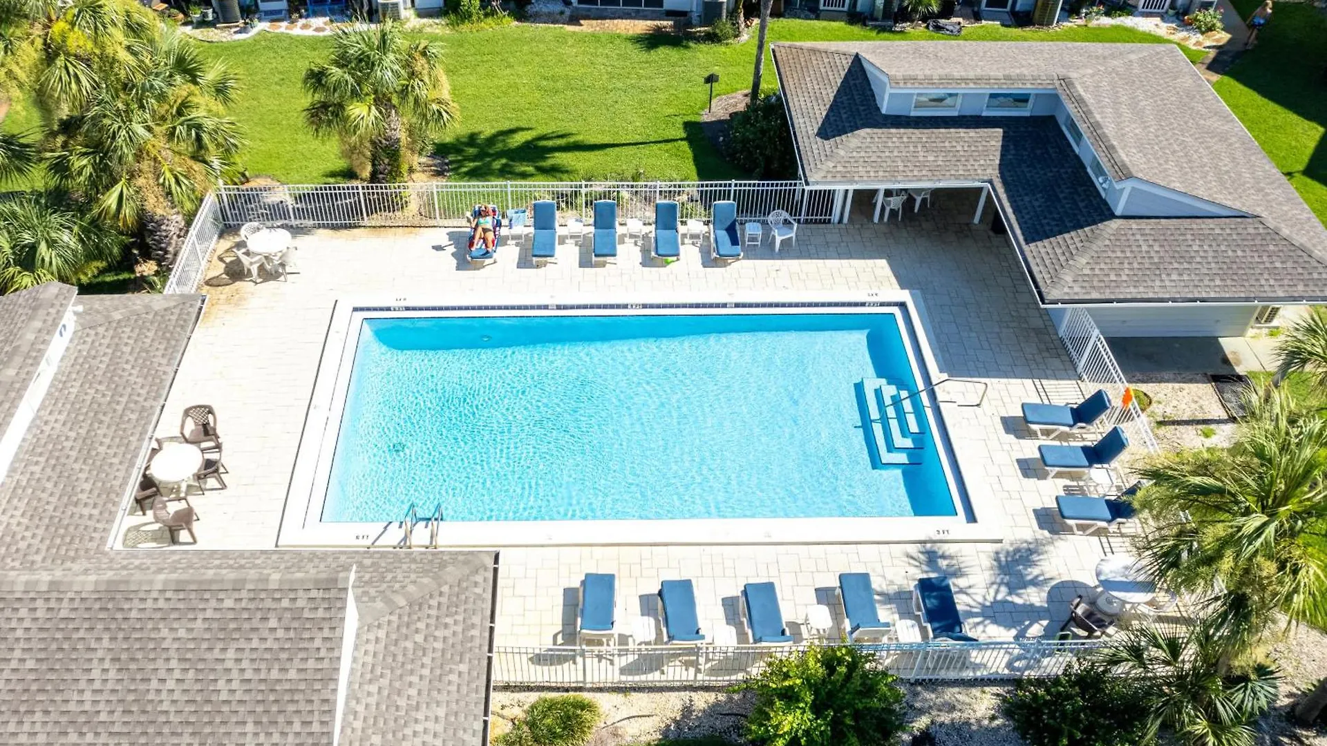 Sandpiper Cove 2133- By Holiday Isle Properties Destin
